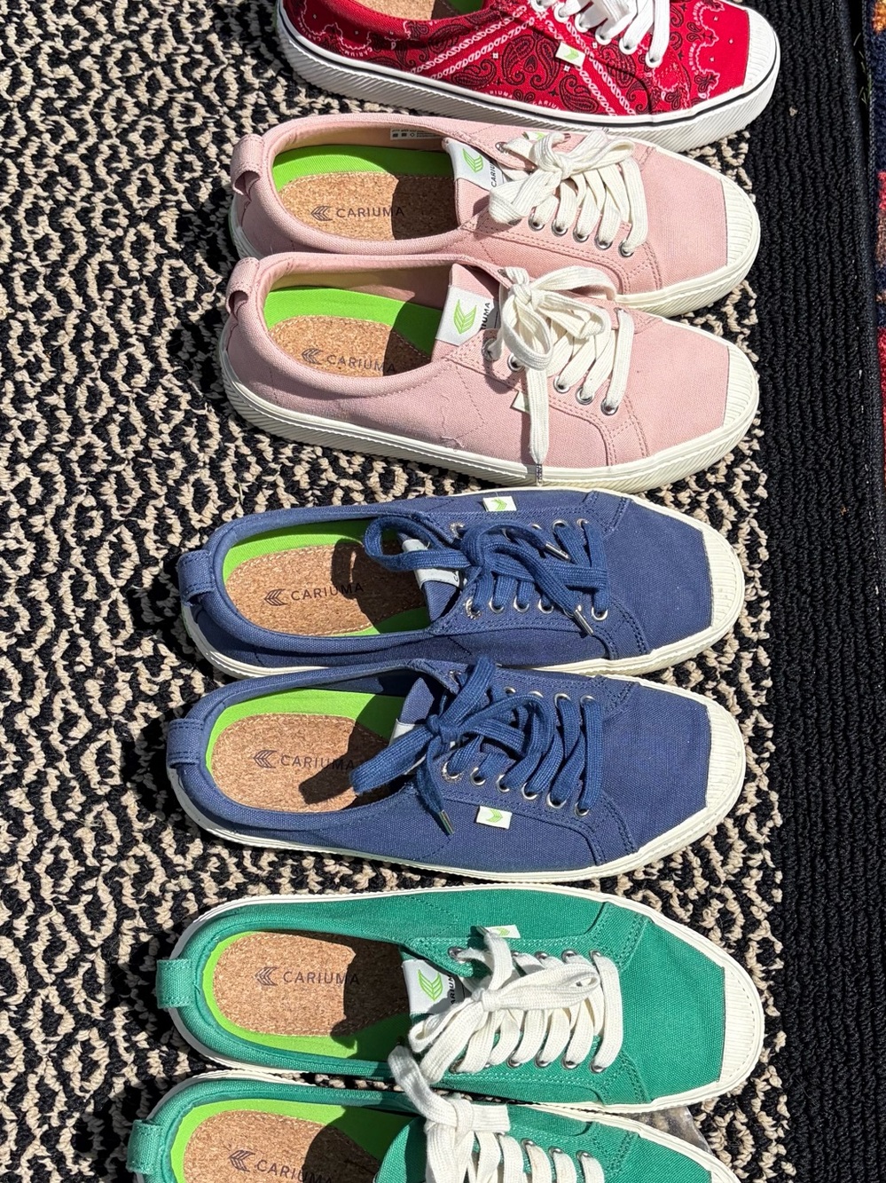 Cariuma women’s Low-Top Canvas Sneakers — Pink, Blue, Green